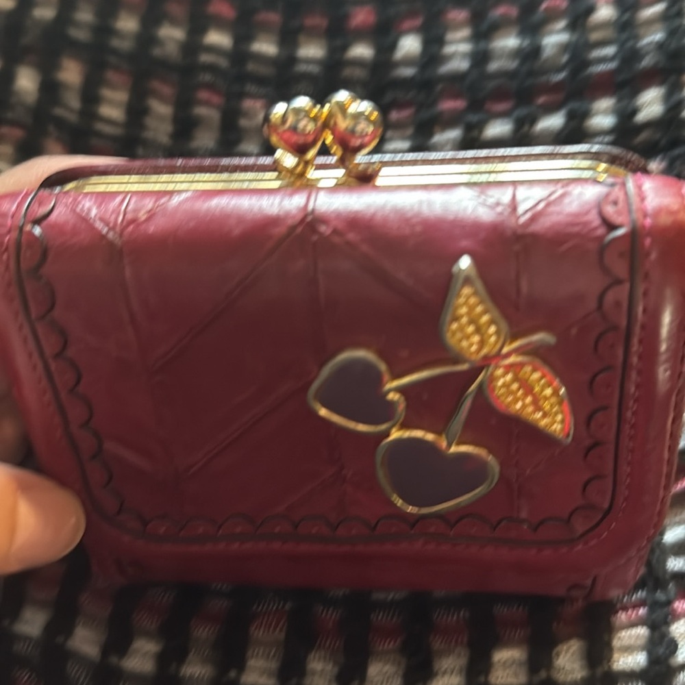 ♥️Great USED Condition Anna Sui Cherry Heart Embellished Red Leather Wallet - Picture 4 of 16